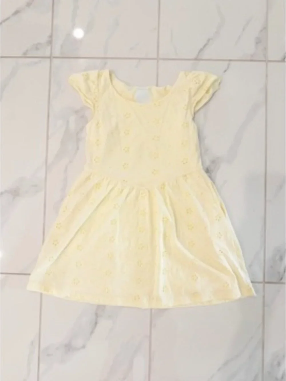 Cat & Jack Girls' Short Sleeve Knit Eyelet Dress -  Pale Yellow S (6/7)